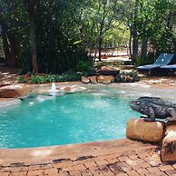 Bongwe Guesthouse and Camp