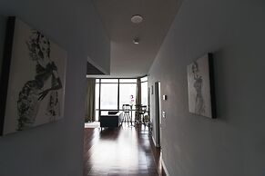 Vacation in Toronto Suites