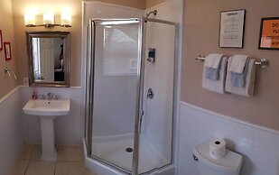 Inn Leather Guest House - Male Only LGBT