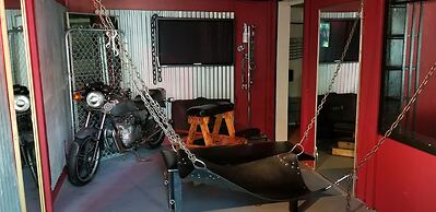 Inn Leather Guest House - Male Only LGBT