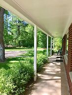 Elk Rapids Lakeshore Inn