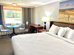 Elk Rapids Lakeshore Inn