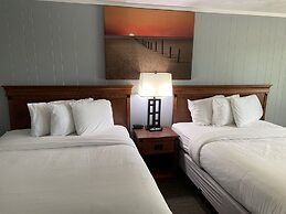 Elk Rapids Lakeshore Inn