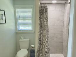 Elk Rapids Lakeshore Inn