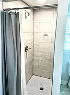 Elk Rapids Lakeshore Inn