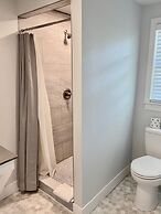 Elk Rapids Lakeshore Inn