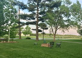 Elk Rapids Lakeshore Inn