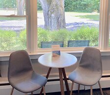 Elk Rapids Lakeshore Inn