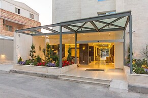 The Seventh Star Hotel Suites