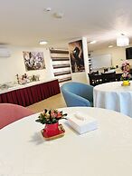 The Seventh Star Hotel Suites