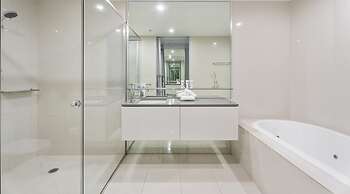 Circle on Cavill - Apartment Stay Private