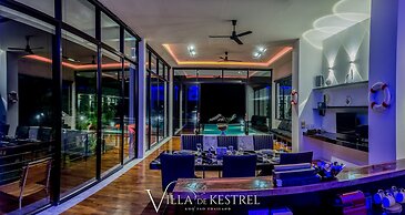 Villa De Kestrel