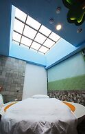 Chen He Spa Motel