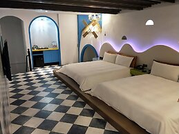 Chen He Spa Motel