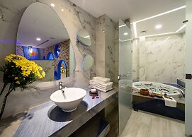 Chen He Spa Motel