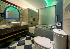 Chen He Spa Motel