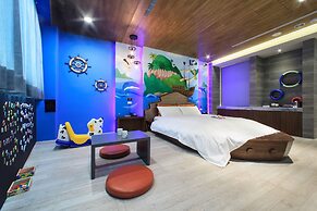 Chen He Spa Motel