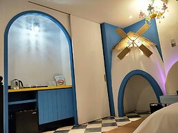 Chen He Spa Motel