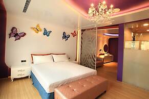 Chen He Spa Motel