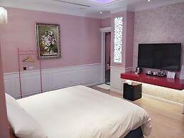 Chen He Spa Motel