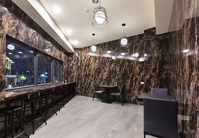Chen He Spa Motel