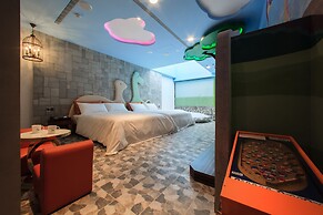 Chen He Spa Motel