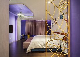 Chen He Spa Motel