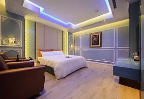 Chen He Spa Motel