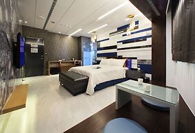 Chen He Spa Motel