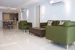 Aman Hills Hotel