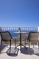 Living Theros Luxury Suites