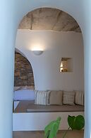 Living Theros Luxury Suites