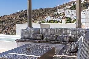 Living Theros Luxury Suites