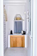 Living Theros Luxury Suites