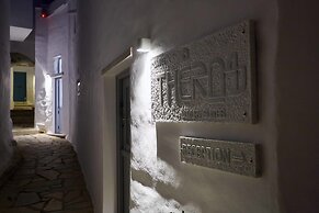 Living Theros Luxury Suites