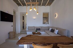 Living Theros Luxury Suites