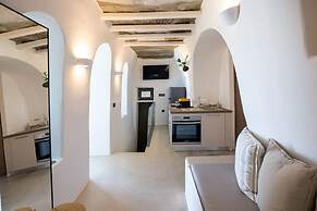 Living Theros Luxury Suites