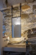 Living Theros Luxury Suites