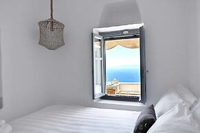 Living Theros Luxury Suites