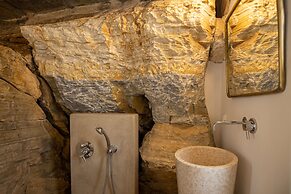 Living Theros Luxury Suites