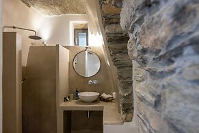 Living Theros Luxury Suites