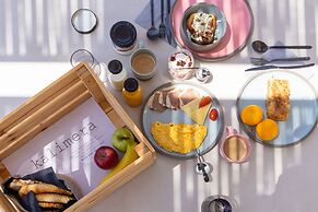 Living Theros Luxury Suites