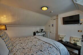 Pitfaranne Guest House