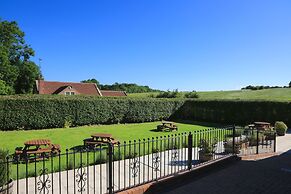 The George Carvery & Hotel