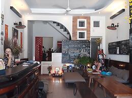 Mojzo Dorm - Hostel