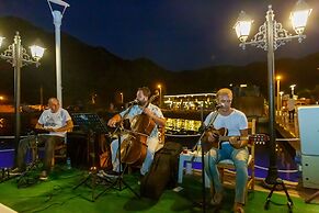 Fİ Light Solto Boutique Beach