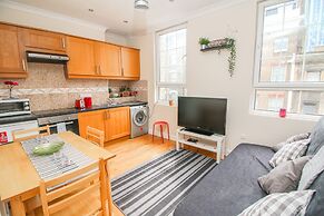 City view flat at Liverpool st Brick Ln