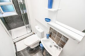 City view flat at Liverpool st Brick Ln