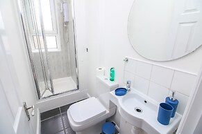 City view flat at Liverpool st Brick Ln