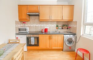 City view flat at Liverpool st Brick Ln